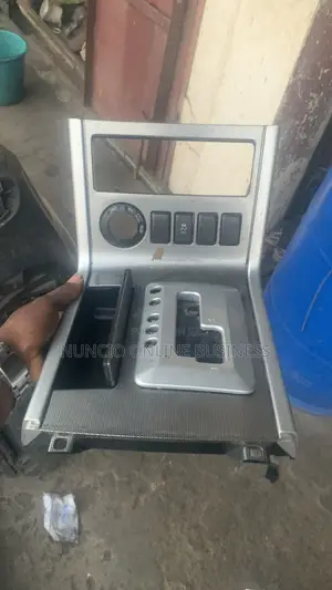 Nissan Navara 2008 Gear Selector Cover