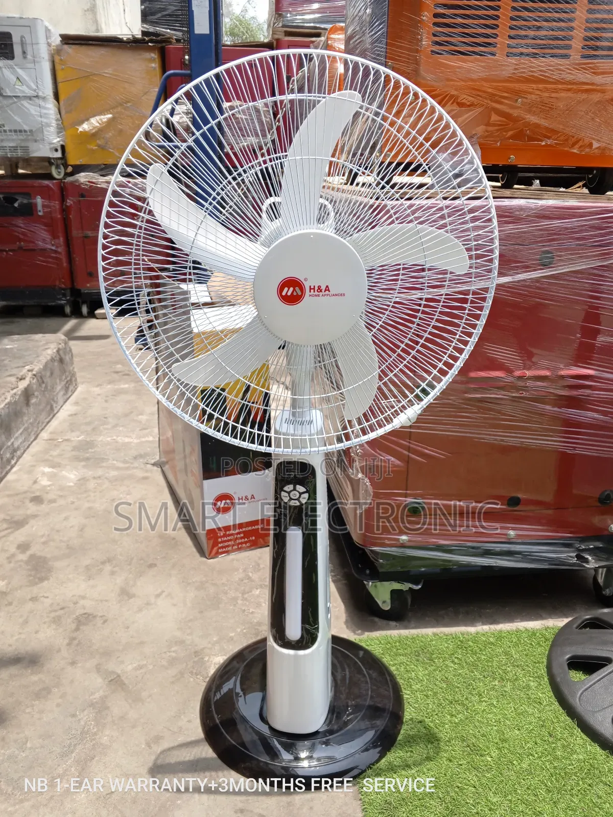 H a Rechargeable Standing Fan Rechargeable Standing Fan