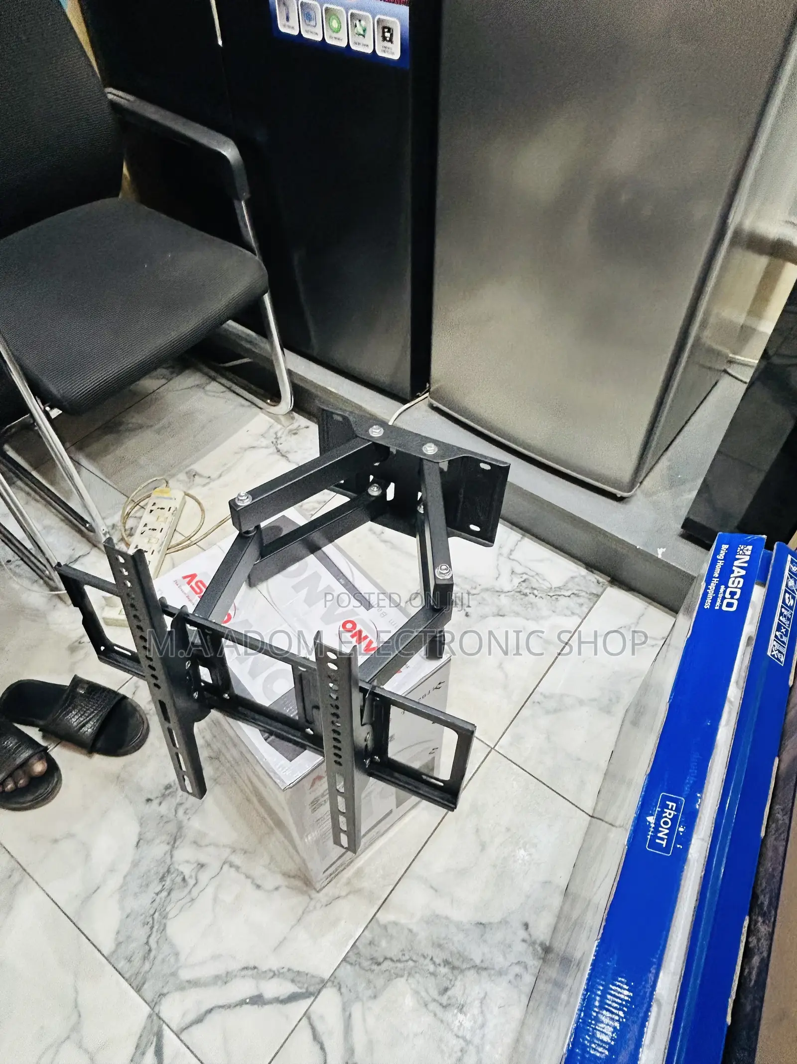 Adjustable Tv Mount 32”-80”