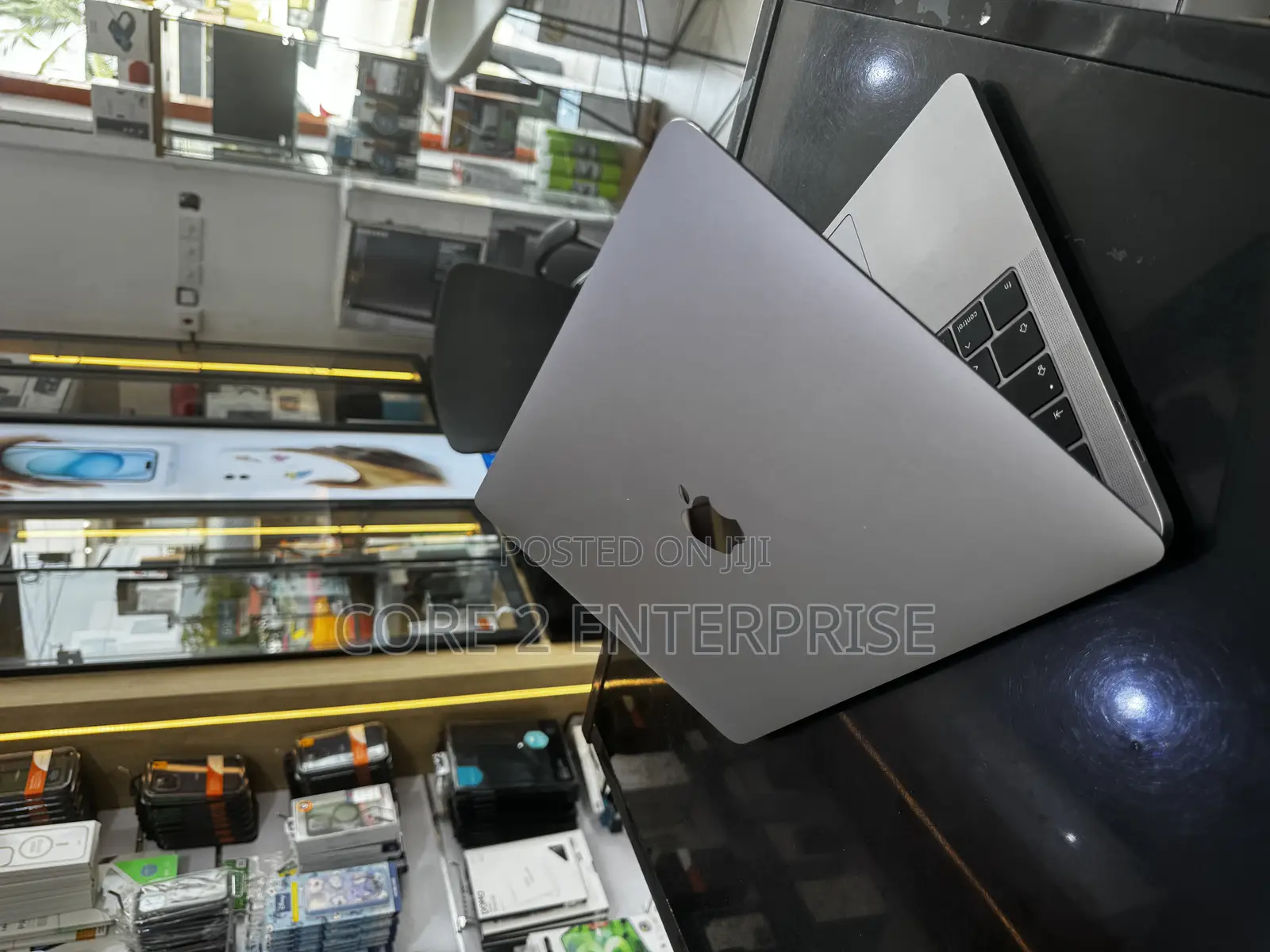Laptop Apple MacBook Pro 2019 16GB Intel Core I5 SSD 512GB