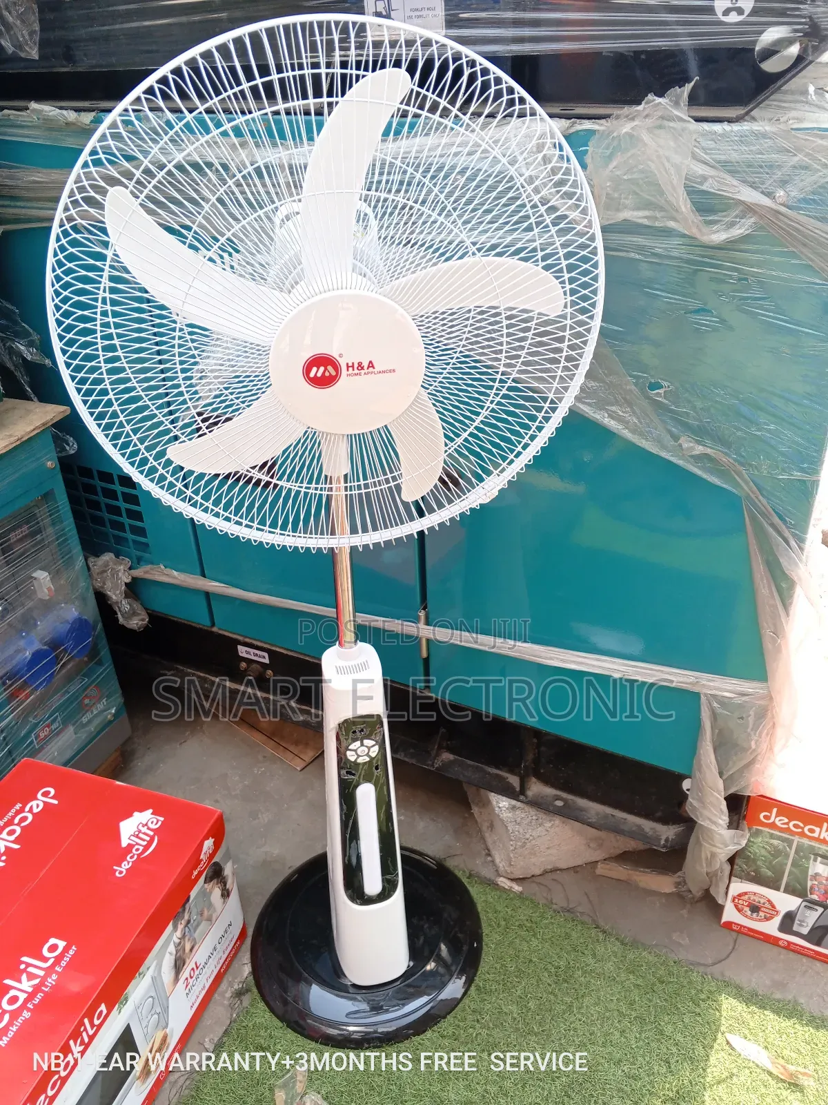 H a 18" Rechargeable Standing Fan Standing Fan Original