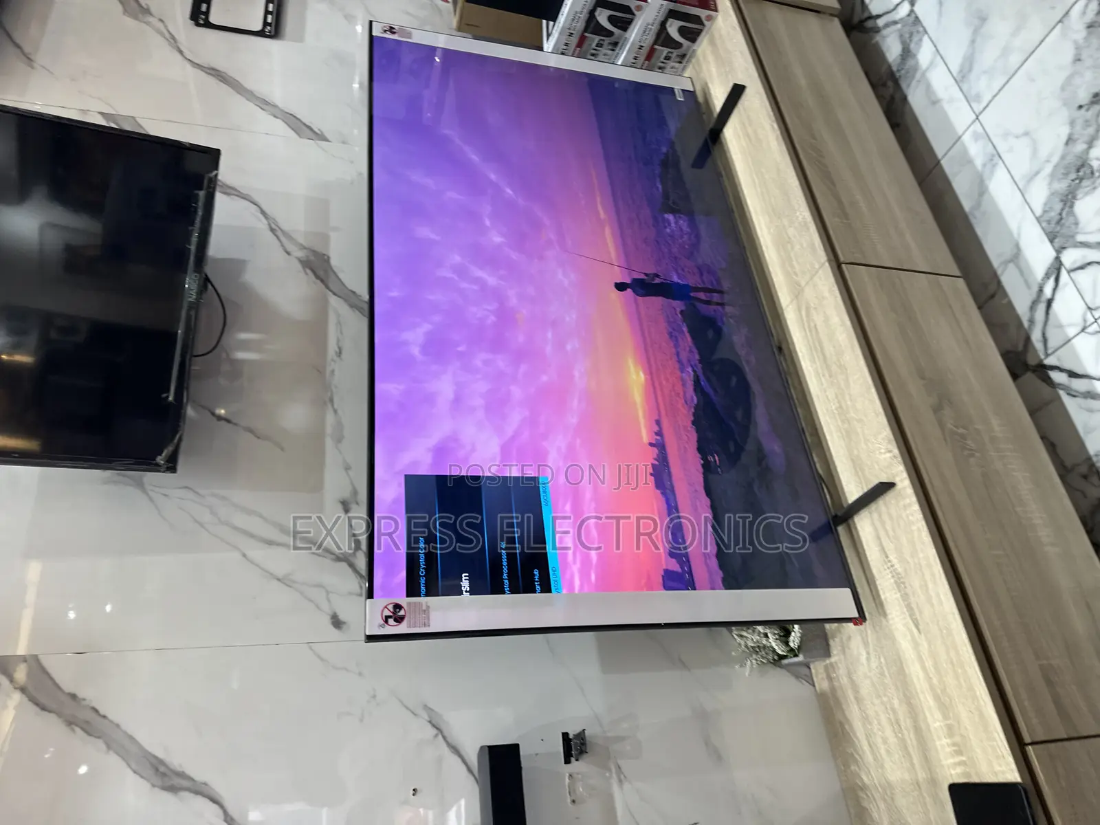 Durable Materials Slim Uhd Smart Samsung 55”Cu8000