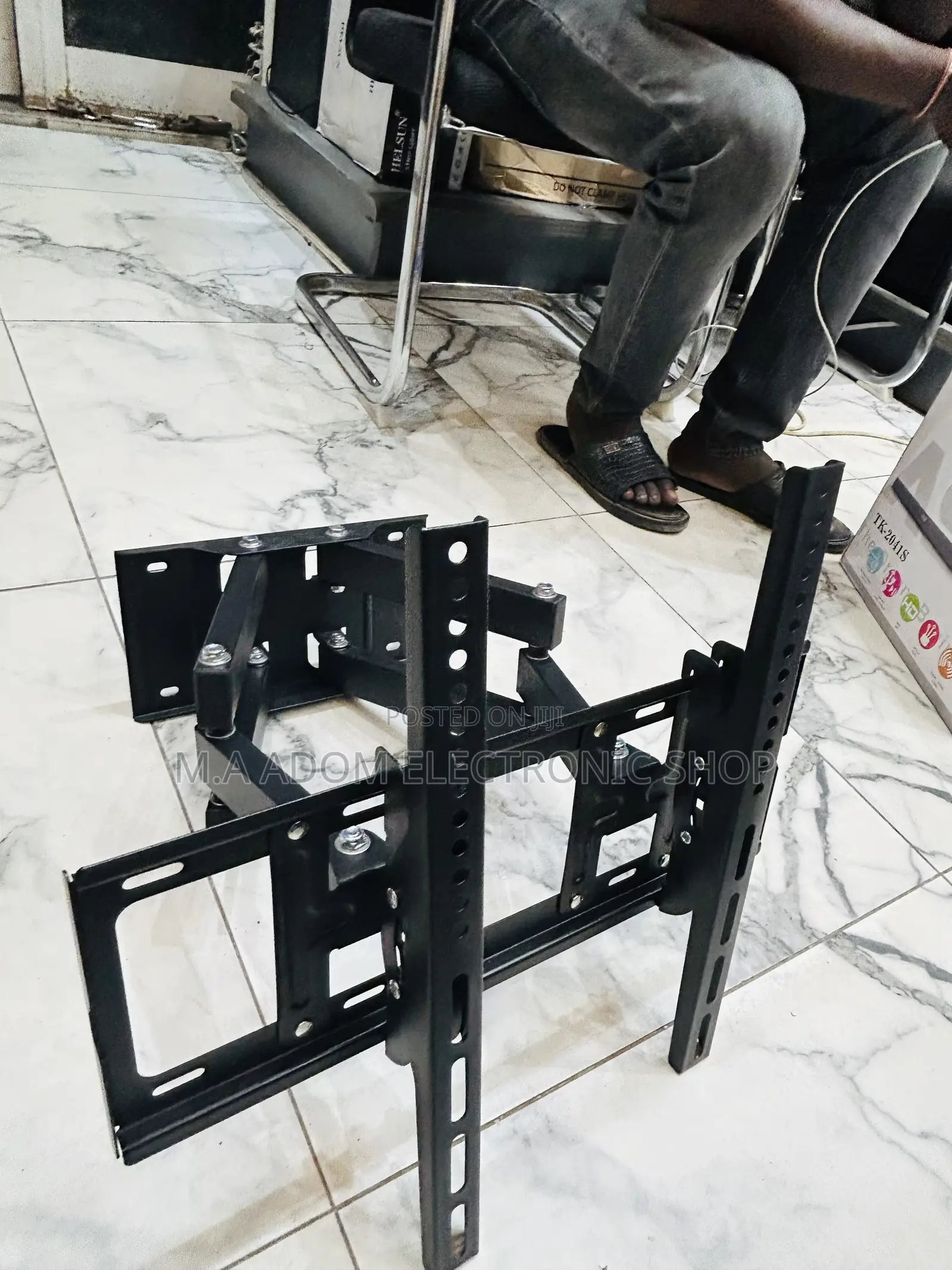 Watch Your Tv From Different Angles With This Mount 32”-80”