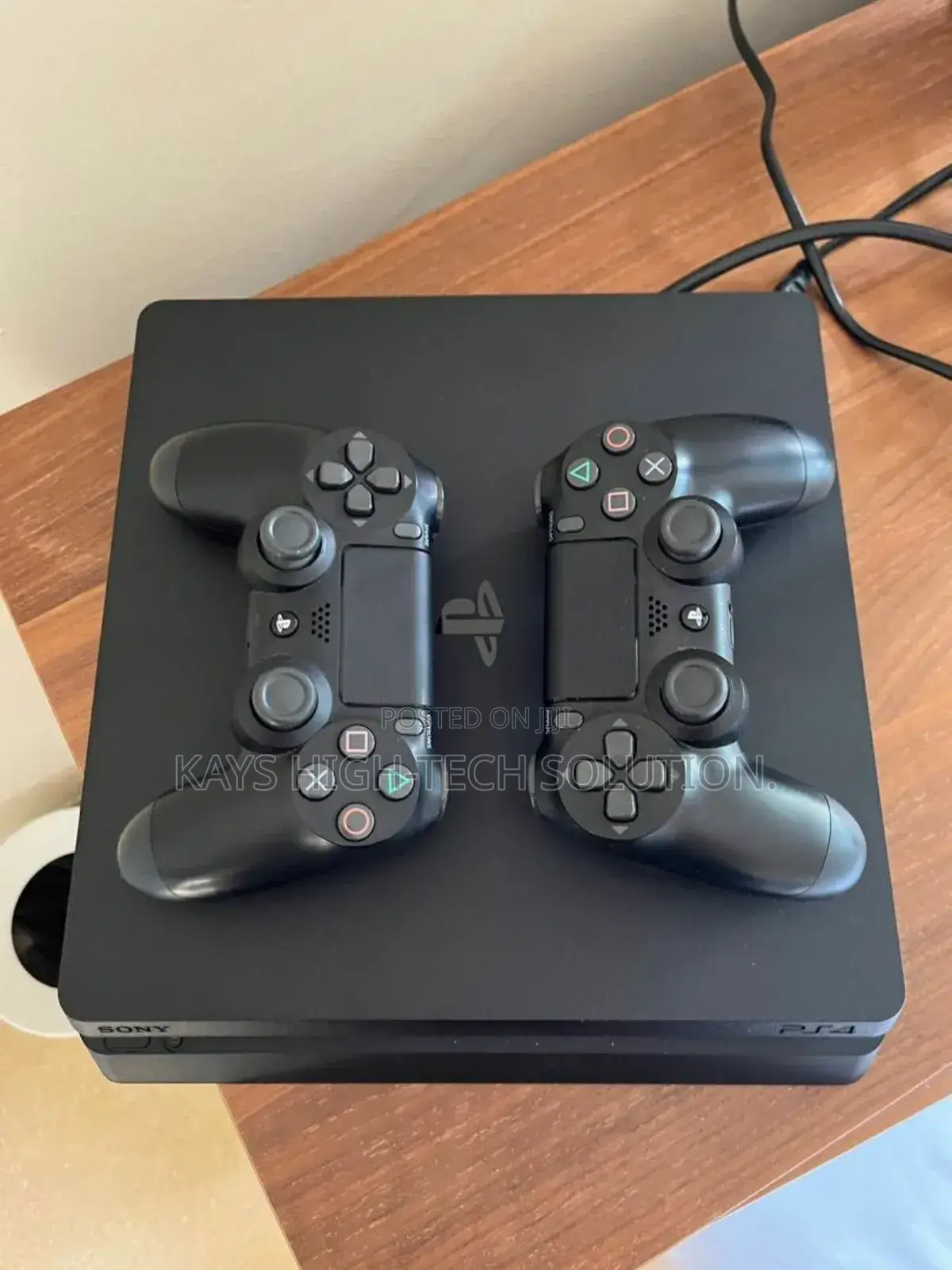 Playstation 4 Slim Jailbreak, 2 Controllers 18 Games