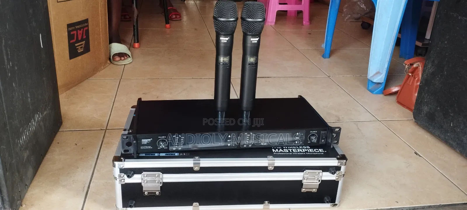 AST 8000 Sure Microphone