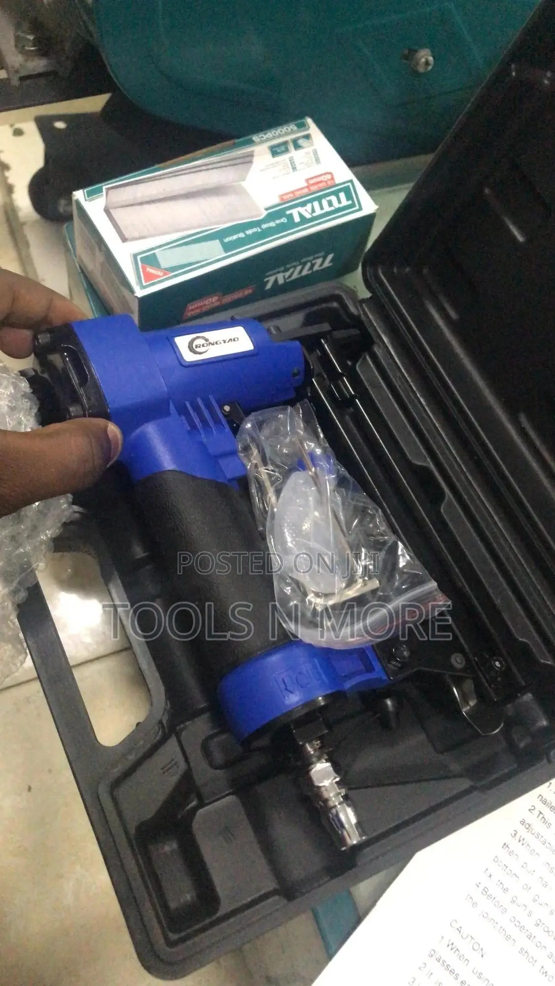Air Staple Gun