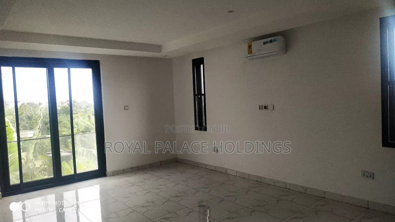 4bdrm Duplex in Close To American, Adjiriganor for sale