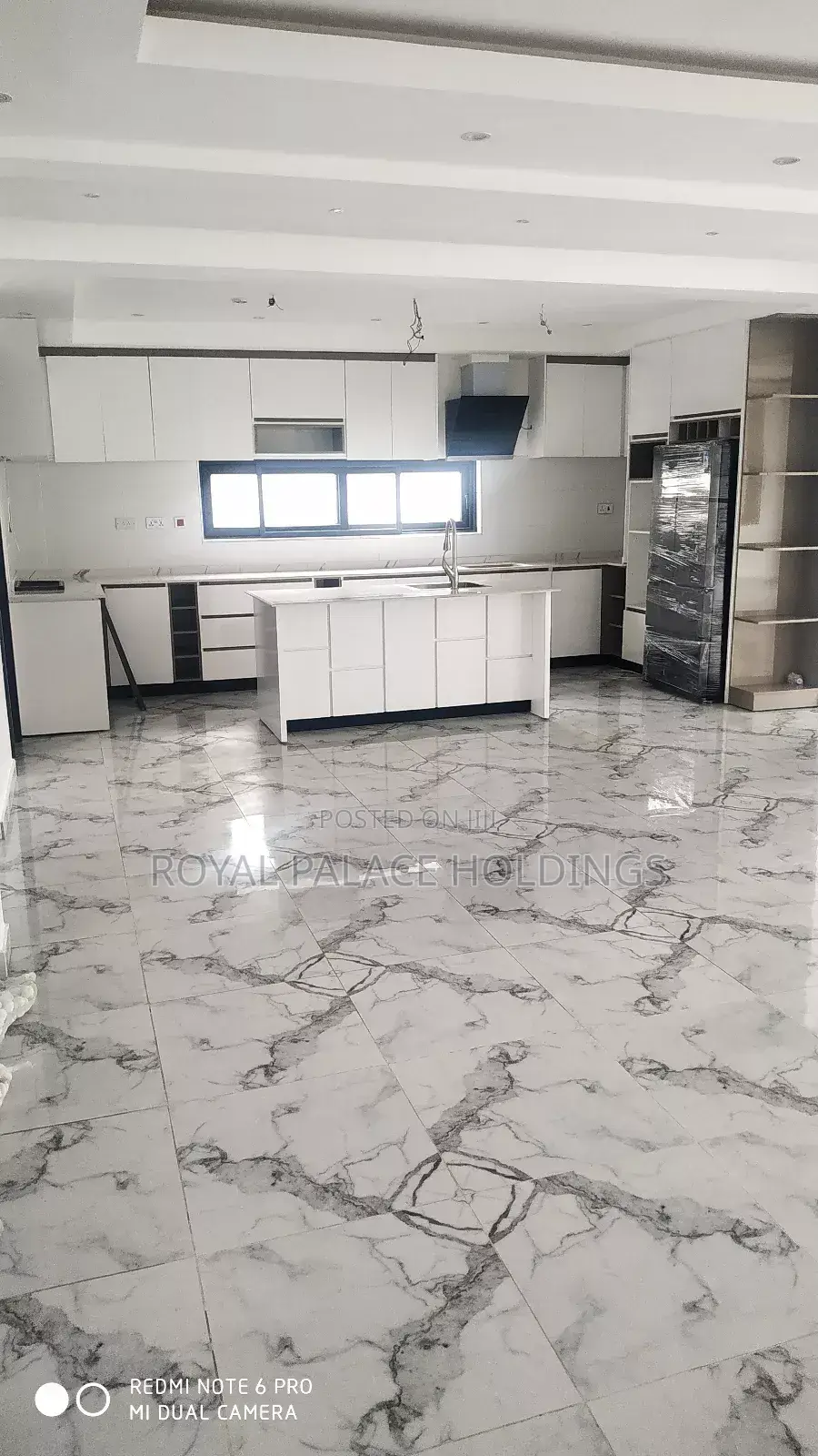 4bdrm Duplex in Close To American, Adjiriganor for sale
