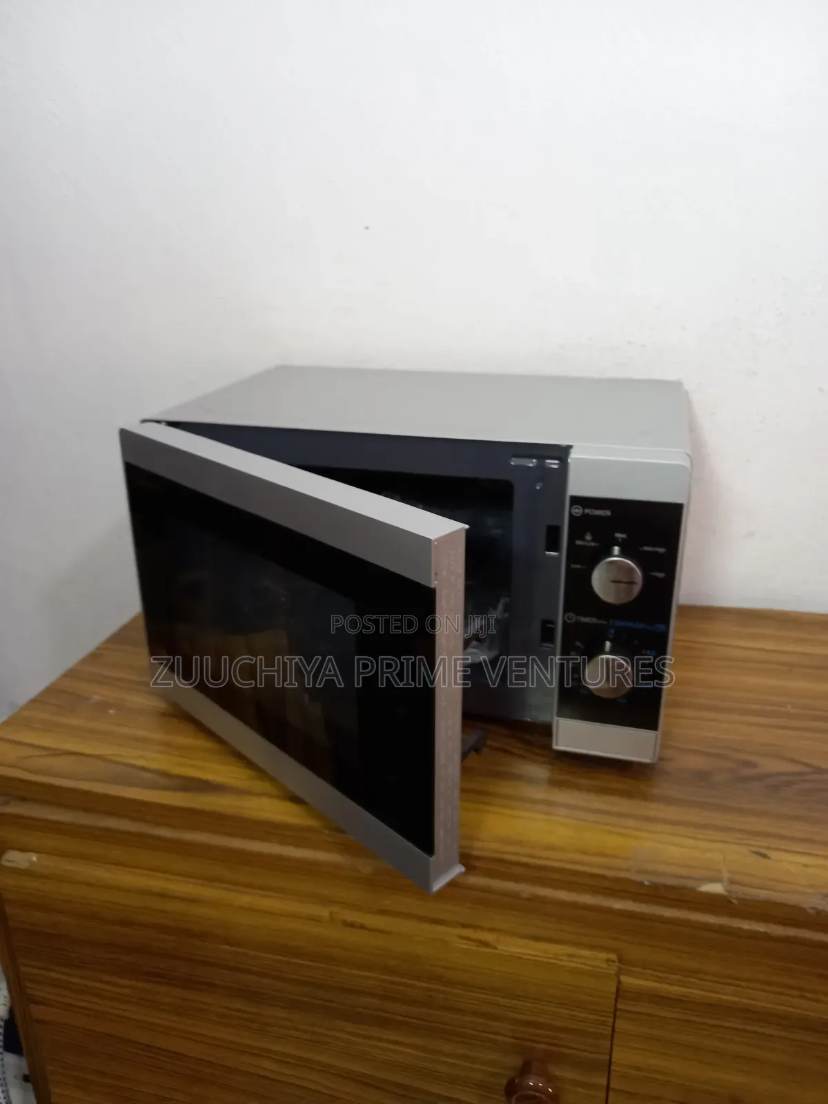 20.L Sharp Microwave From Uk