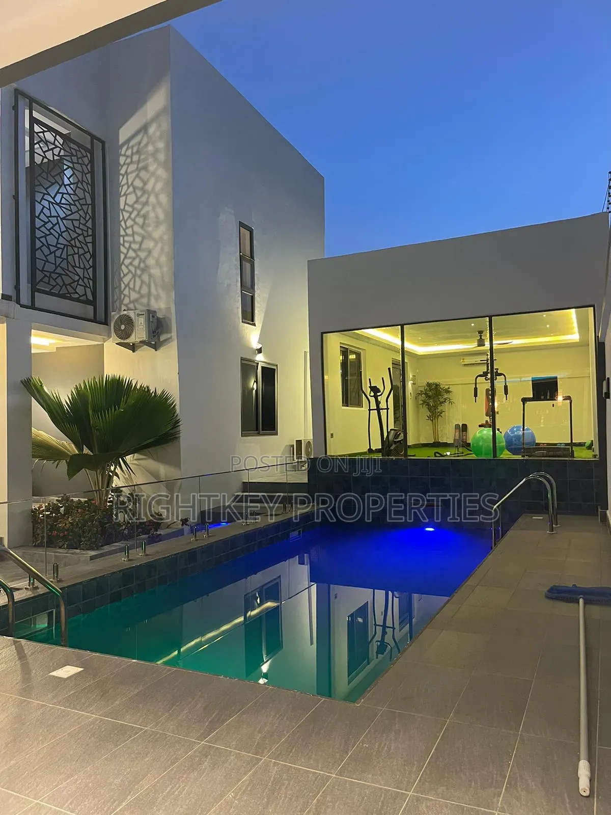 5bdrm Mansion in Santasi Brofroyedu, Kumasi Metropolitan for sale