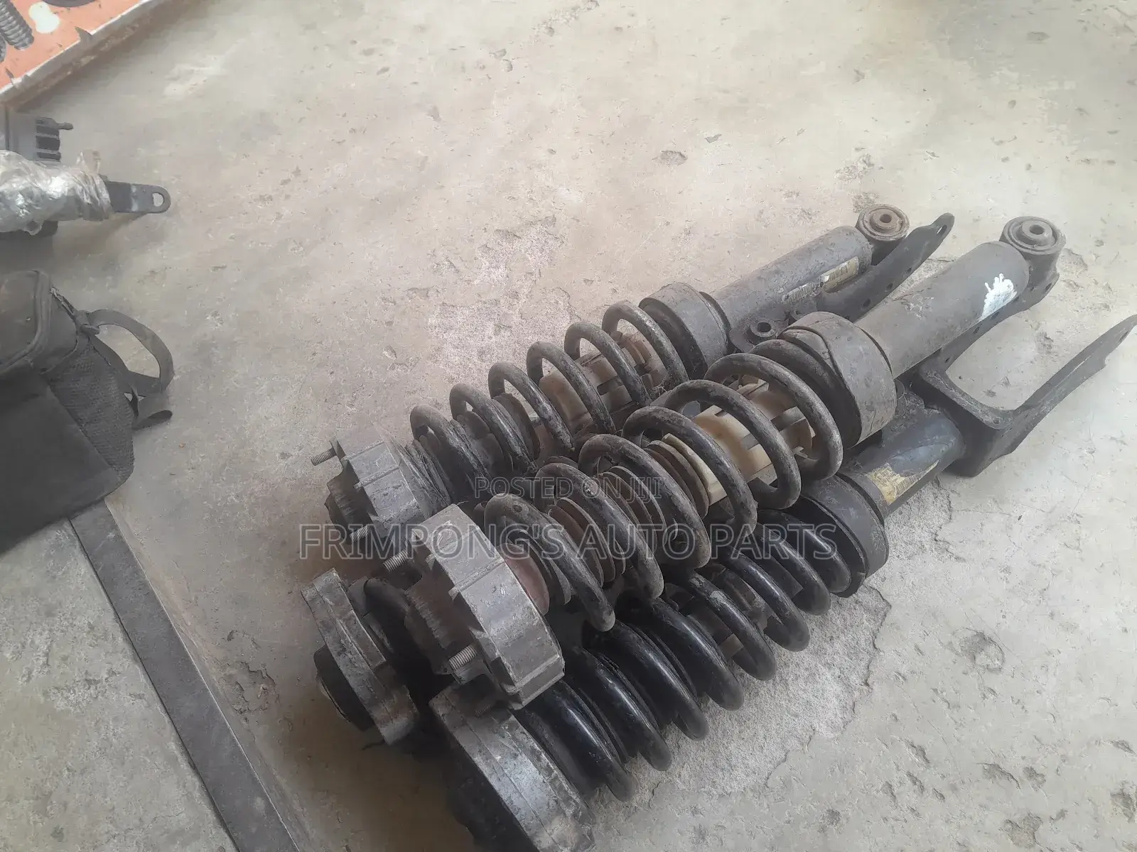 Front and Back Shock for VW Toureg