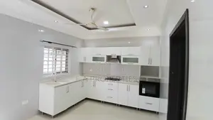3bdrm House in E A Properties, School Junction for rent