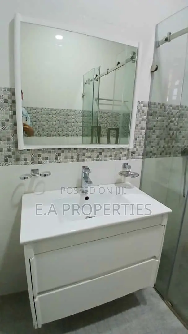 3bdrm House in E A Properties, School Junction for rent