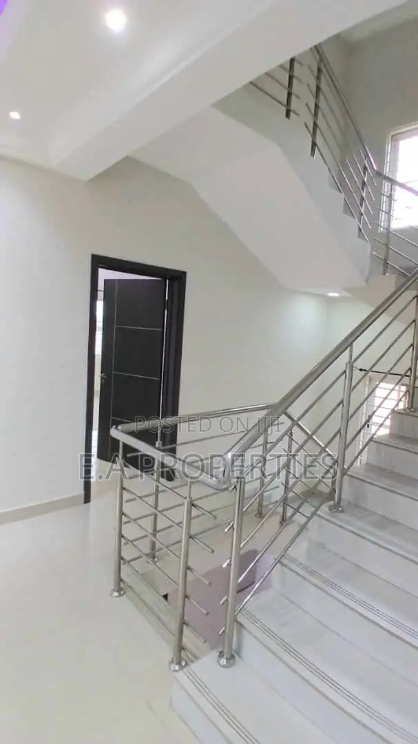 3bdrm House in E A Properties, School Junction for rent