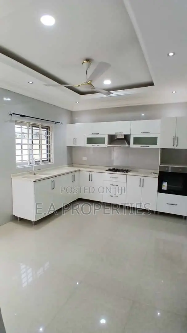 3bdrm House in E A Properties, School Junction for rent