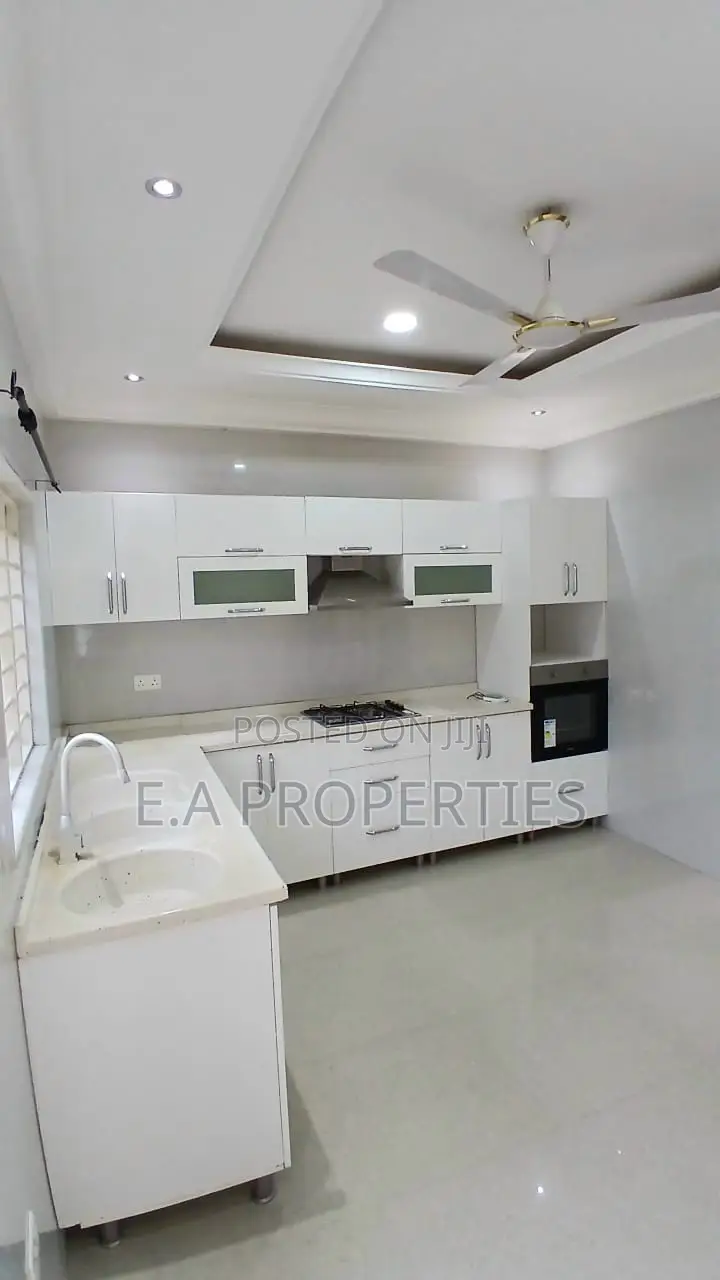 3bdrm House in E A Properties, School Junction for rent