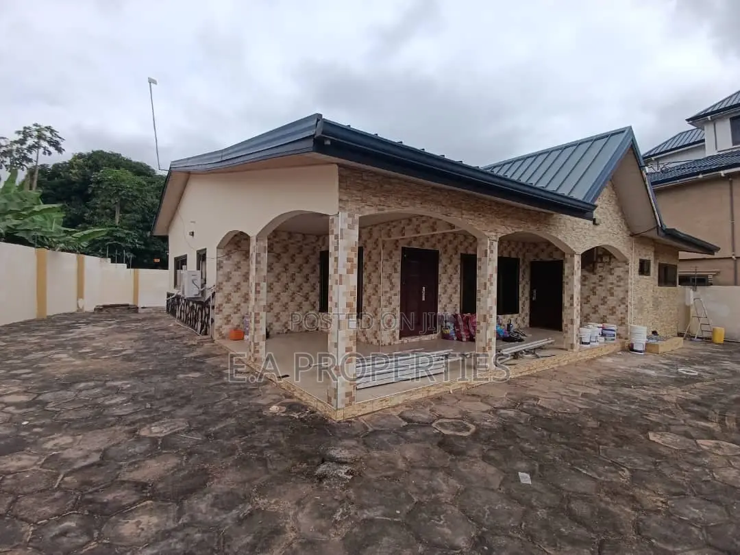 4bdrm House in E A Properties, ECOMOG for rent