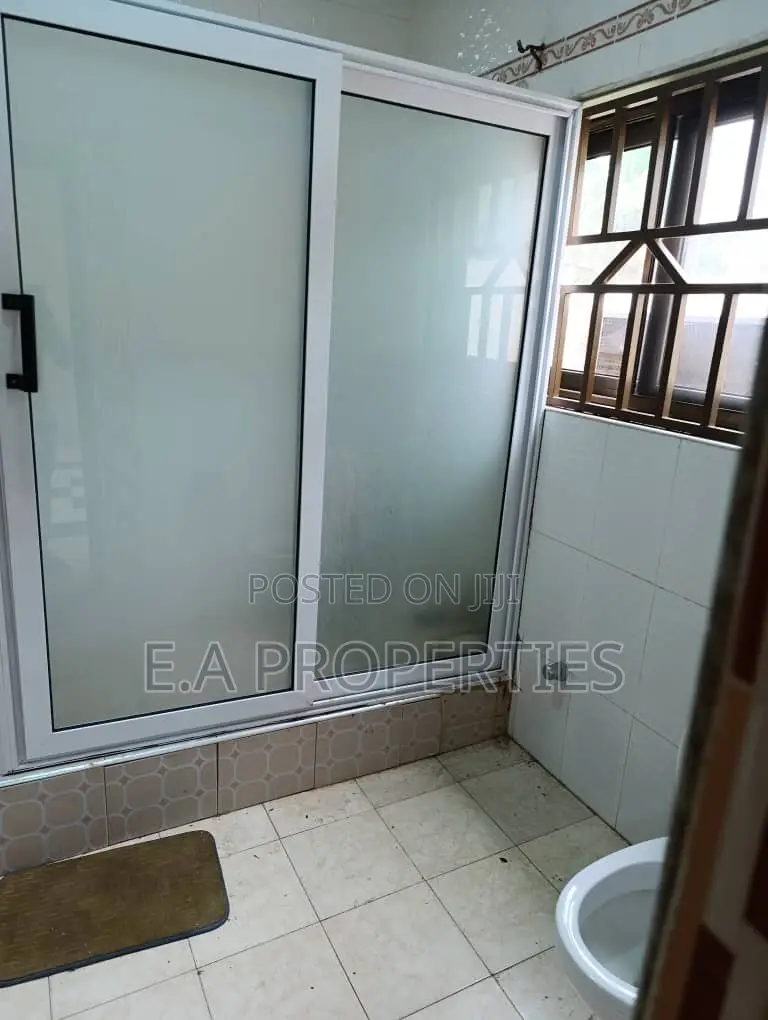 4bdrm House in E A Properties, ECOMOG for rent