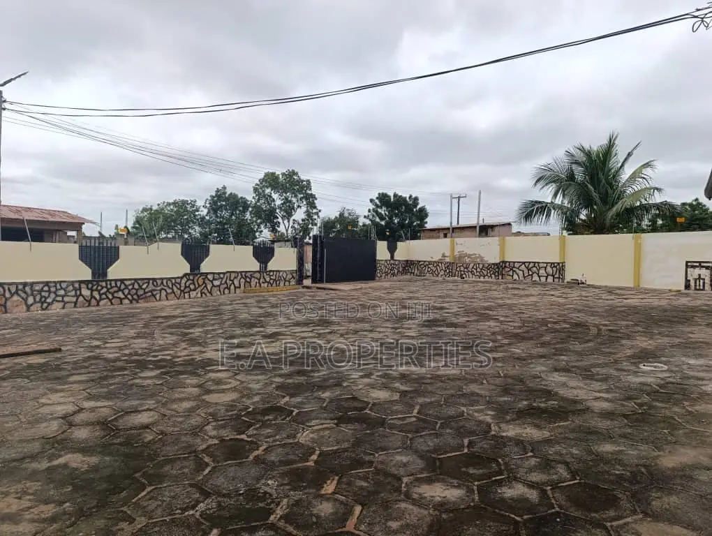 4bdrm House in E A Properties, ECOMOG for rent