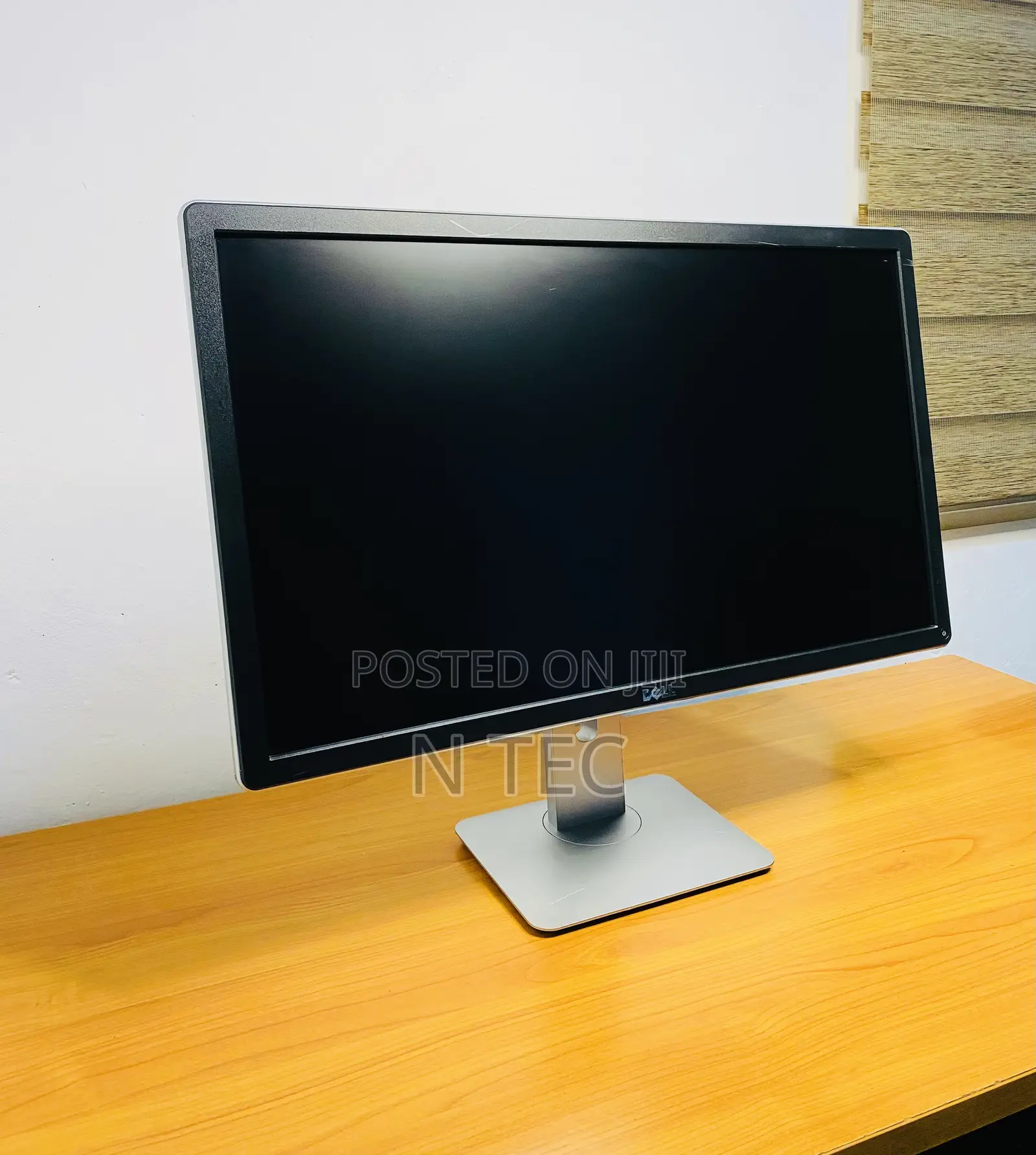 27 Inches Dell Monitor Uhd (3840 X 2160)