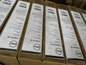 New Laptop Dell Inspiron 16 5620 8GB AMD Ryzen 5 SSD 512GB