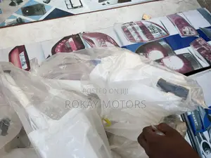 Corolla 2004,2005,2006,2007,2008 Wiper Gallon/Tank