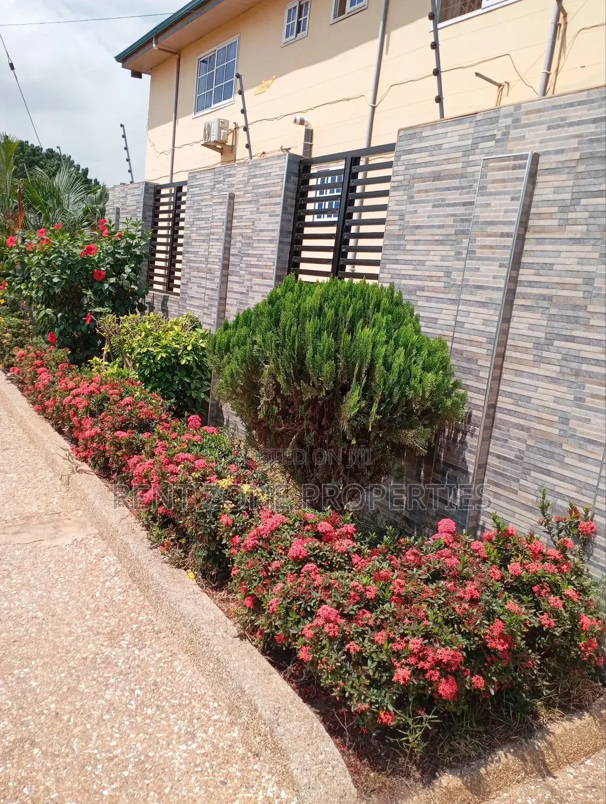2bdrm Apartment in Ofankor for rent