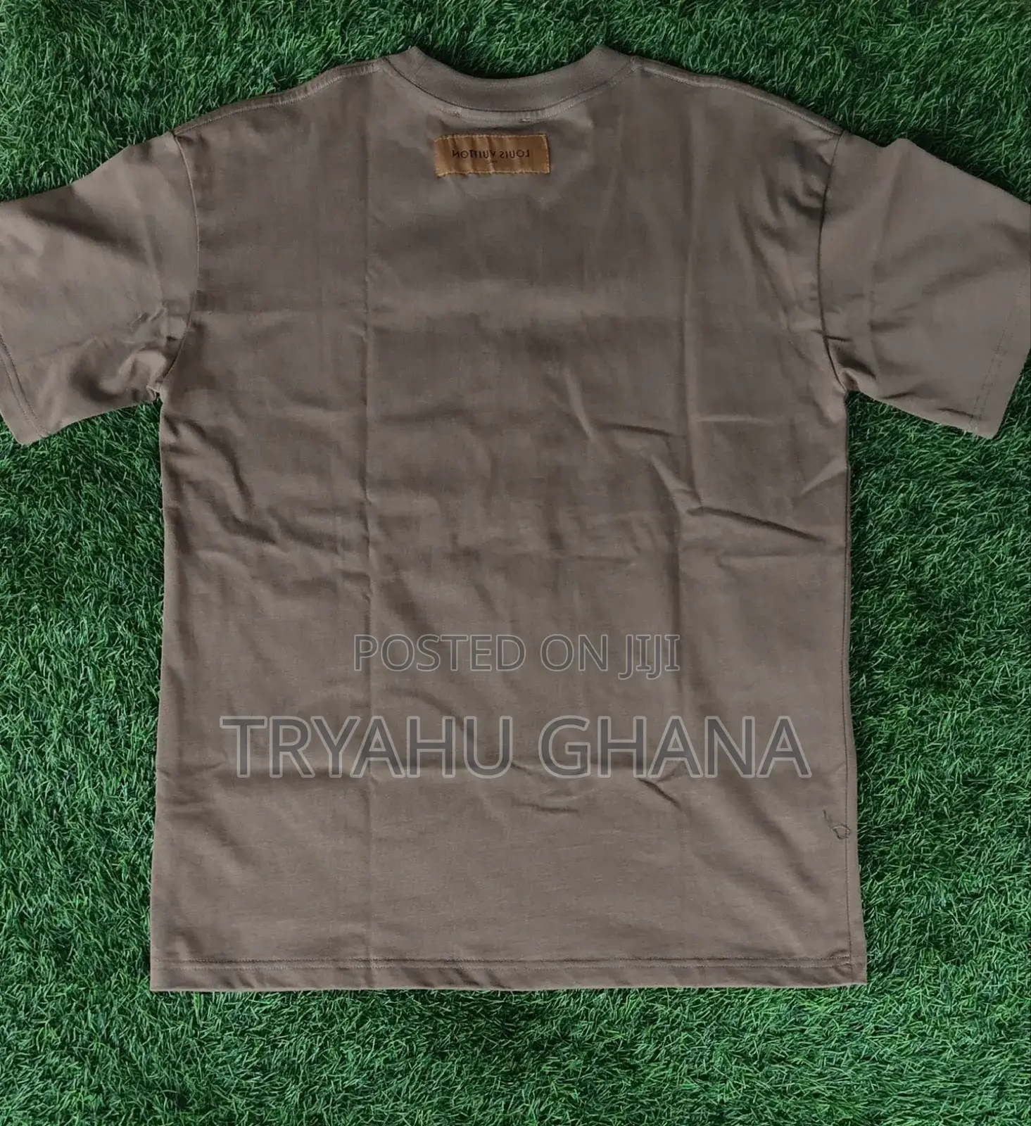 Louis Vuitton Top Available at Tryahu at an Affordable Price