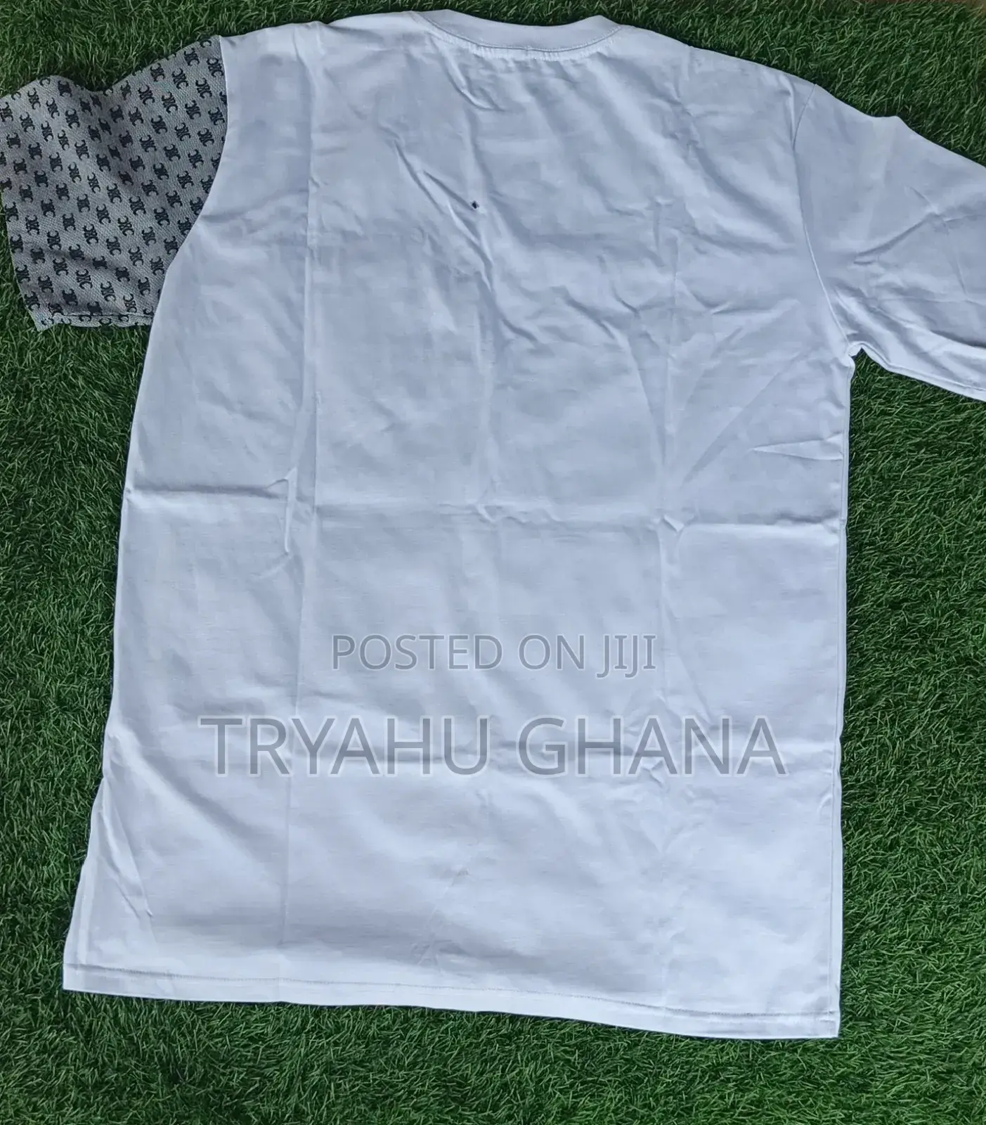 Grab Your Elegant White Round-Neck Top Now at Tryahu
