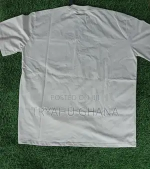 Elegant Fashion Style Gucci Round Neck for Sale at Tryahu