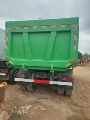 New Model Howo Trucks and Flatbed Trailers for Sale