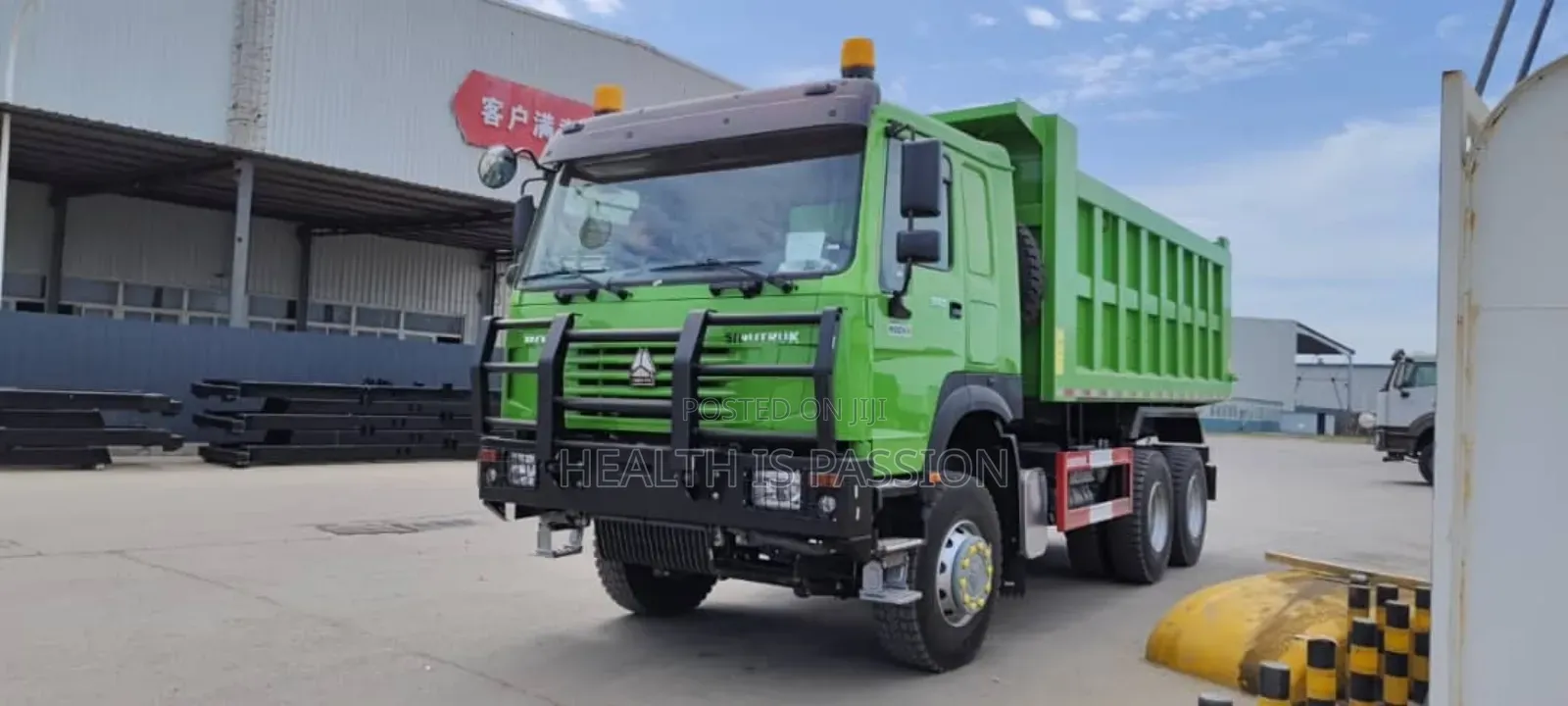 New Model Howo Trucks and Flatbed Trailers for Sale
