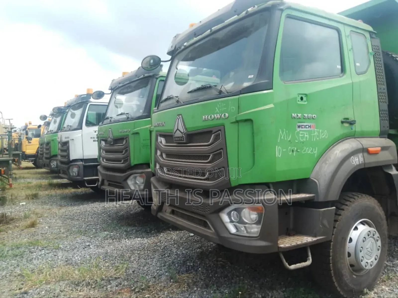 New Model Howo Trucks and Flatbed Trailers for Sale