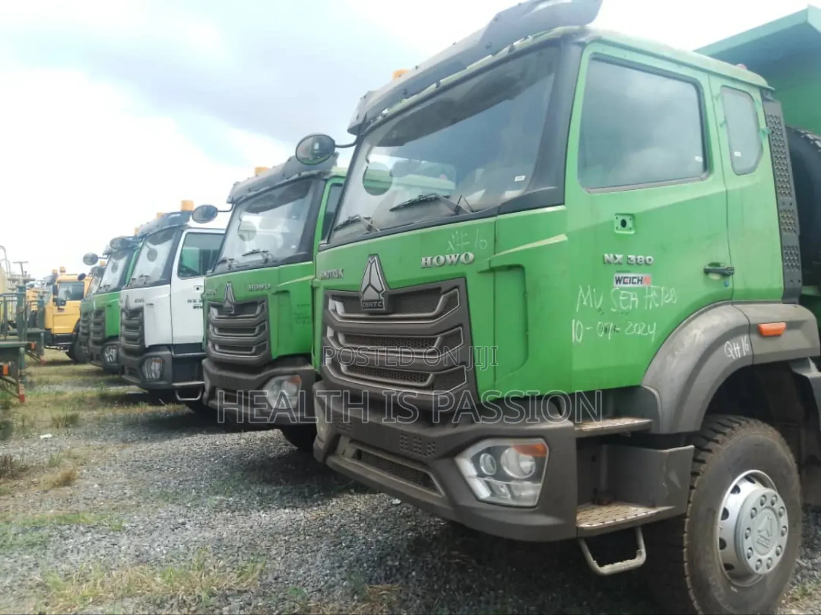 New Model Howo Trucks and Flatbed Trailers for Sale