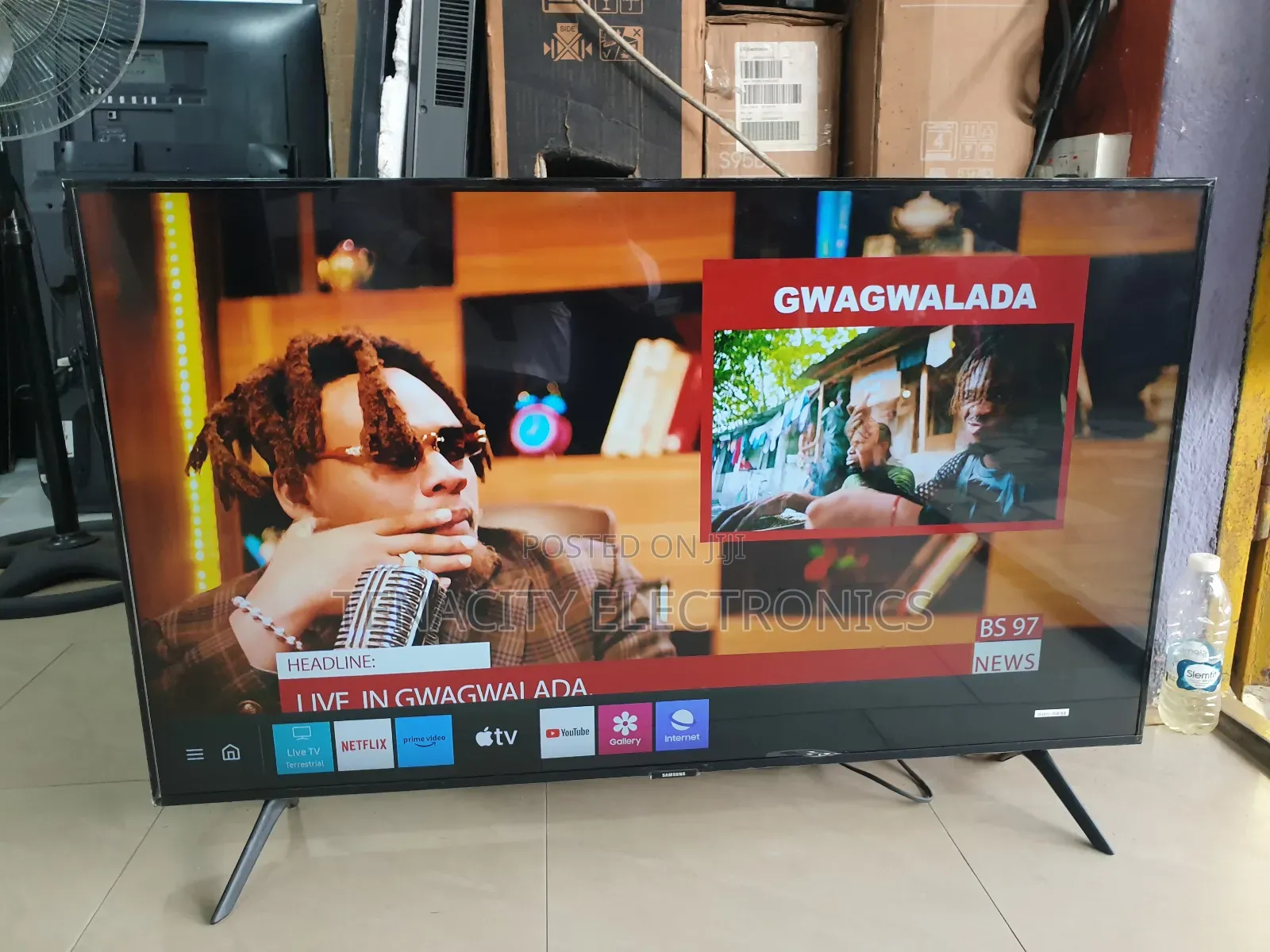 43"Samsung Crystal Uhd HDR Smart Satellite Tv