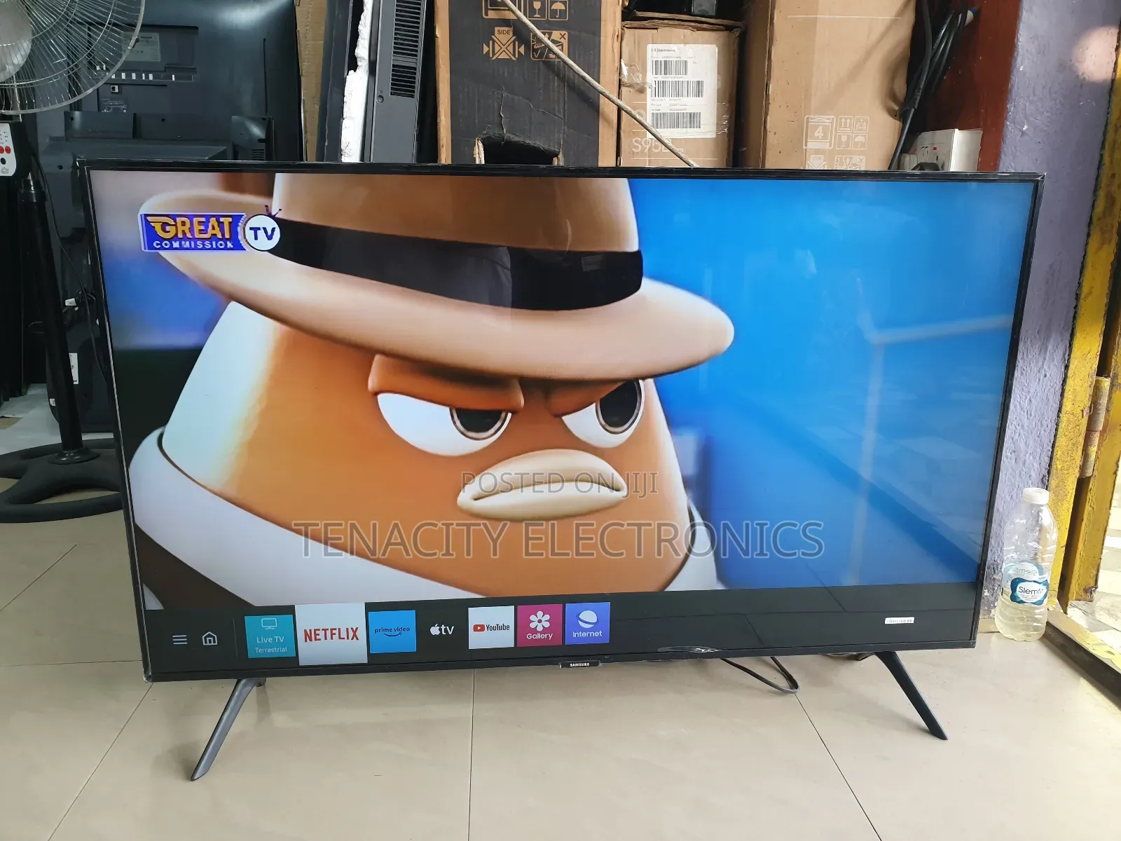 43"Samsung Crystal Uhd HDR Smart Satellite Tv