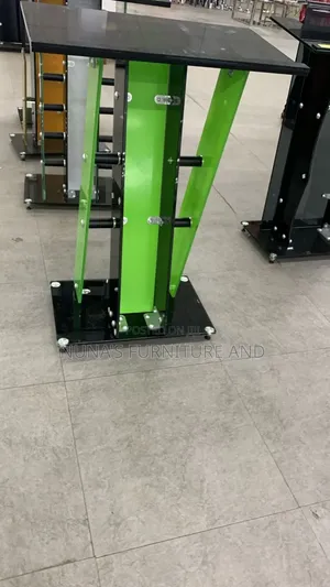 Neat Tempered Glass Pulpit