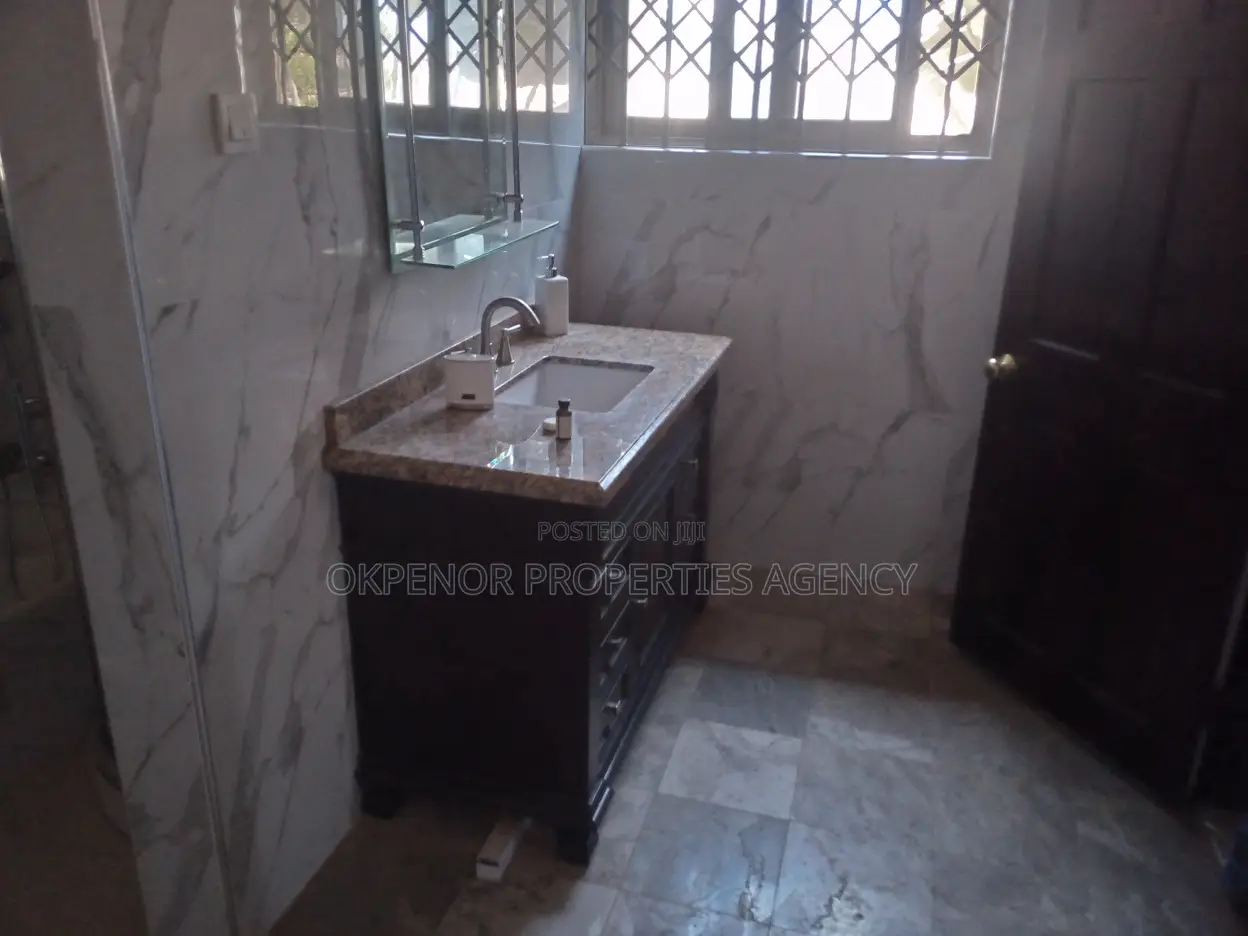 Furnished 7bdrm House in Accra for sale
