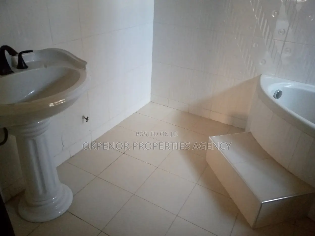 Furnished 7bdrm House in Accra for sale