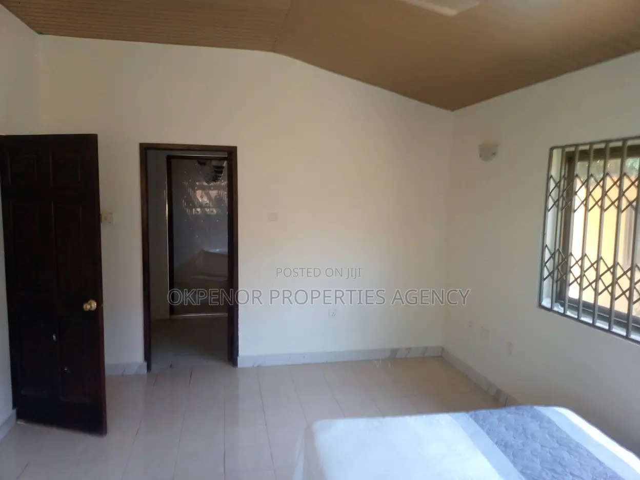 Furnished 7bdrm House in Accra for sale