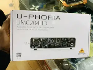 Fresh in Box Behringer U-Phoria UMC204HD USB Audio Interface