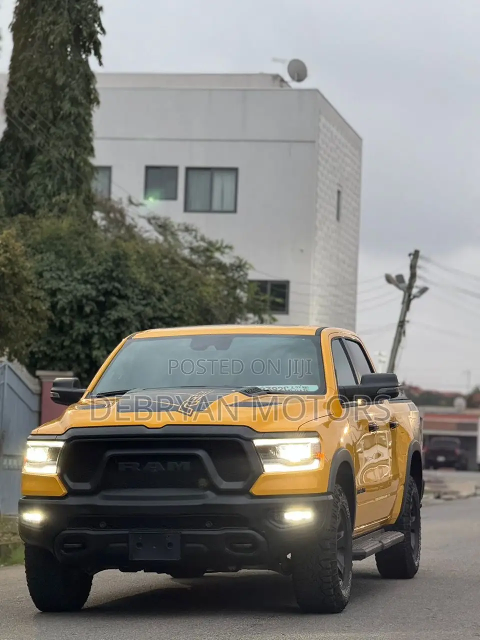Dodge RAM 2023 Yellow