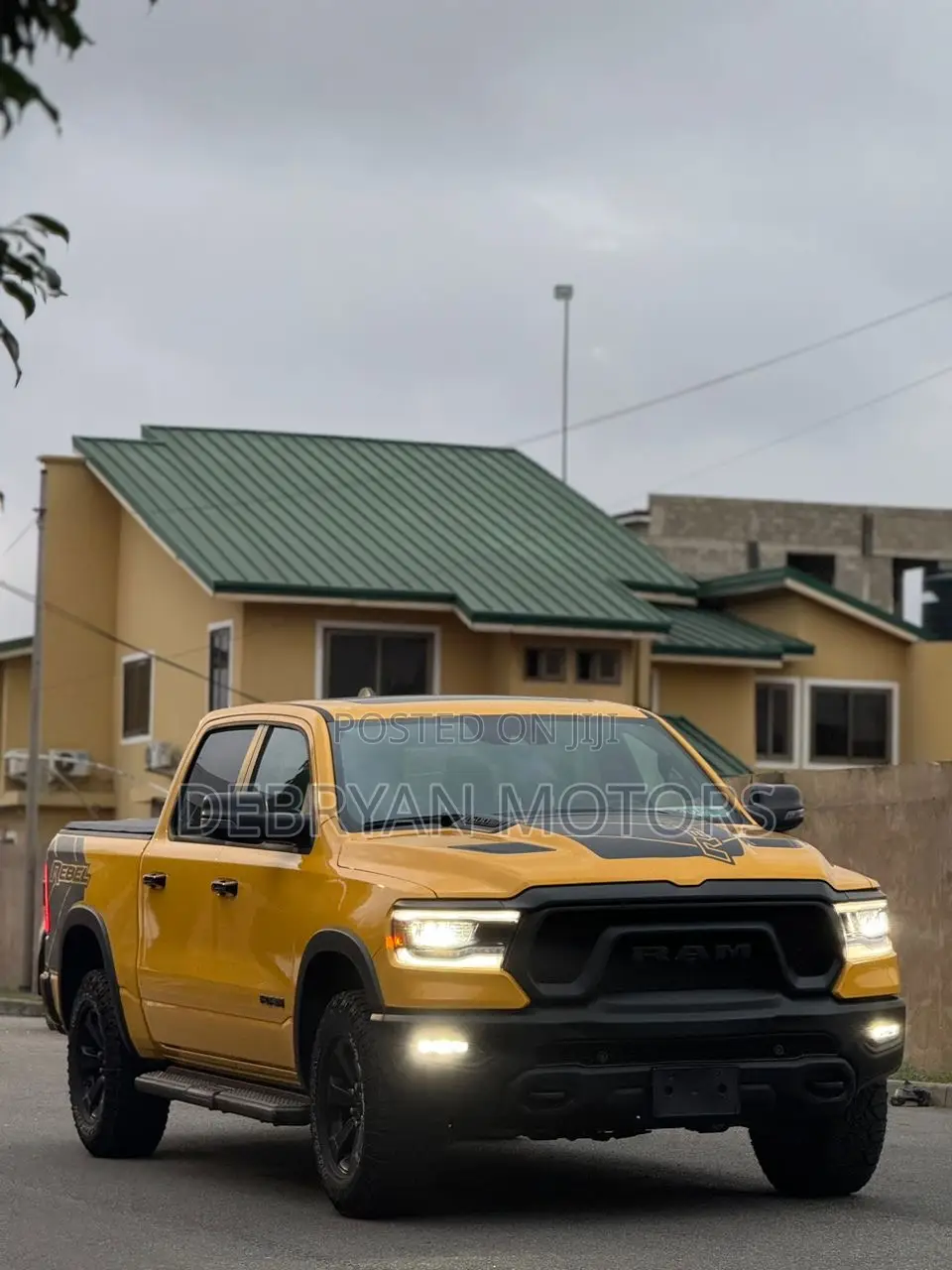 Dodge RAM 2023 Yellow