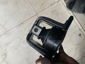 Engine Seat for Nissan Versa