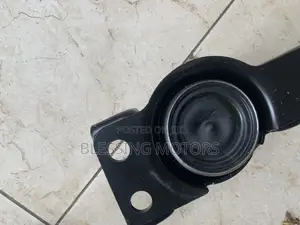 Engine Seat for Nissan Versa