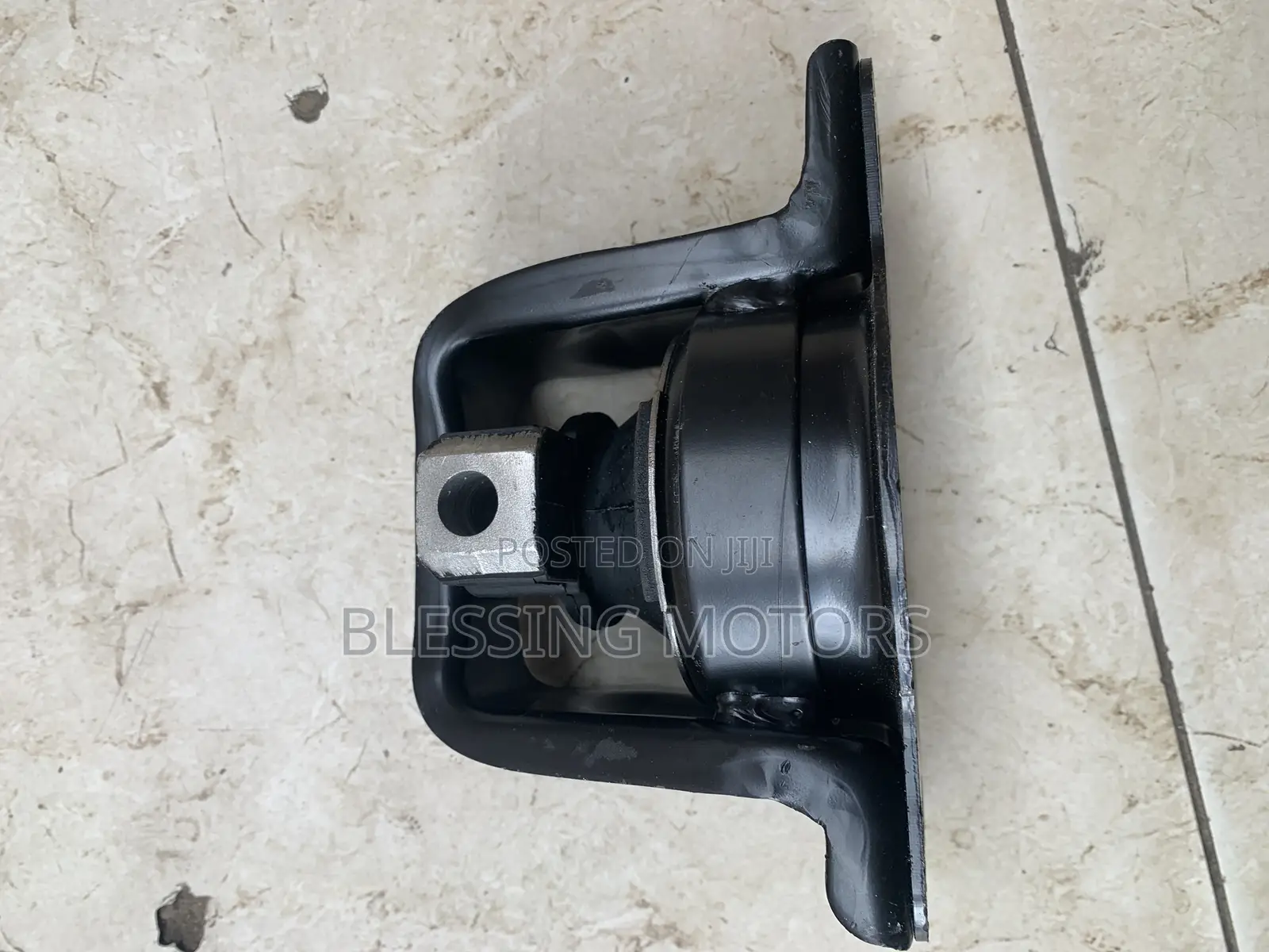 Engine Seat for Nissan Versa