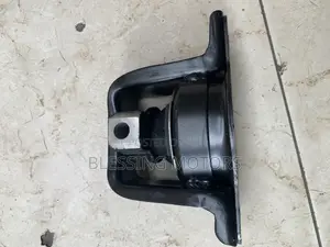 Engine Seat for Nissan Versa