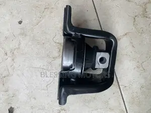 Engine Seat for Nissan Versa