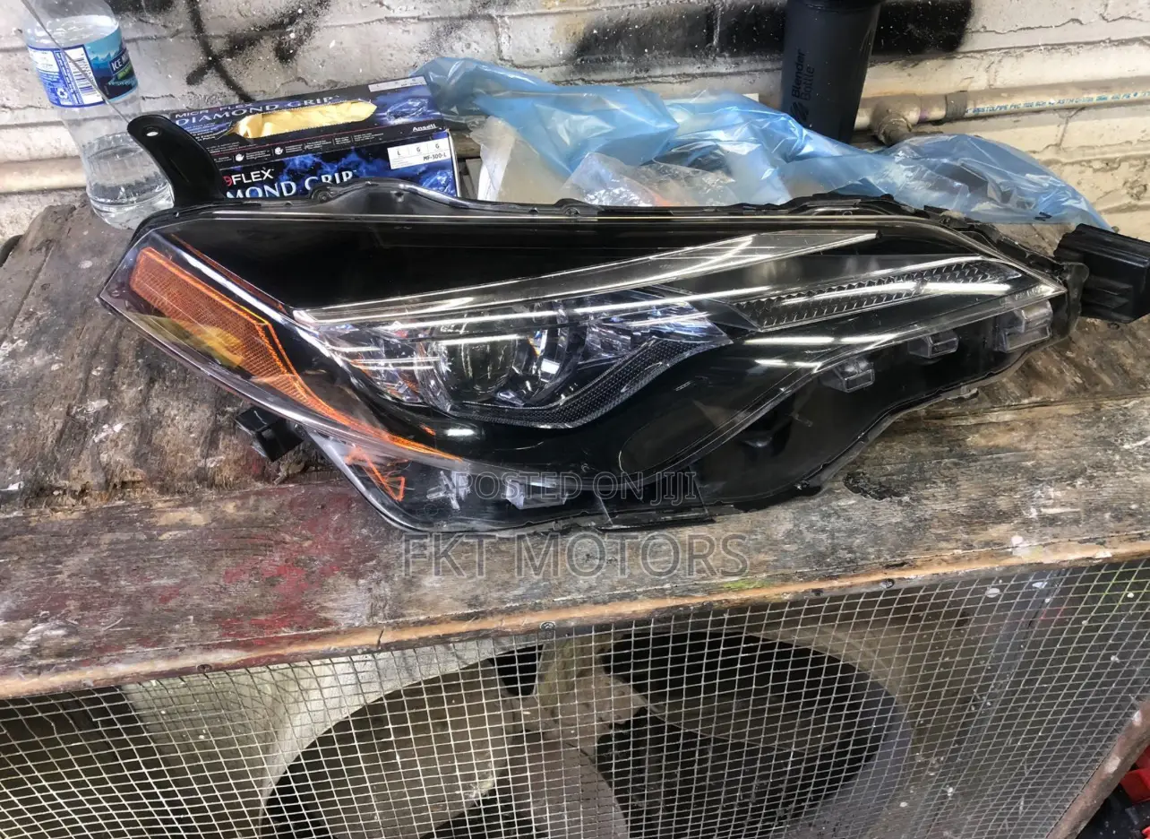 Toyota Corolla2014, 2015,2016,2017,2018,2019 Headlight Pair