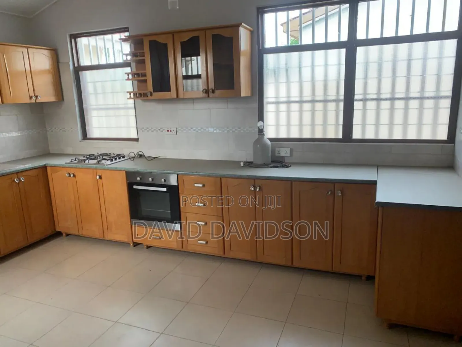 7bdrm House in 4 Bedroom Self, Tema Metropolitan for rent